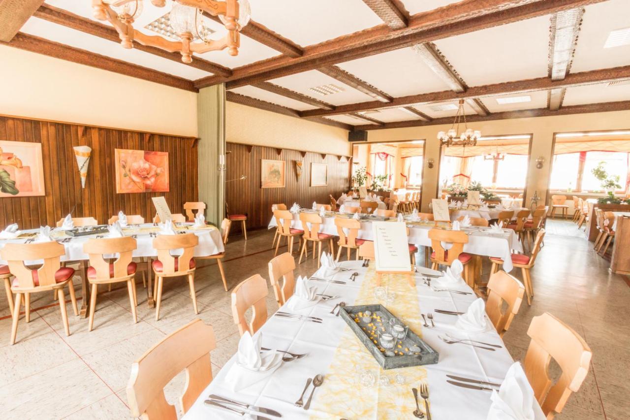Hotel- Restaurant Zum Hirsch Großenlüder Exterior foto